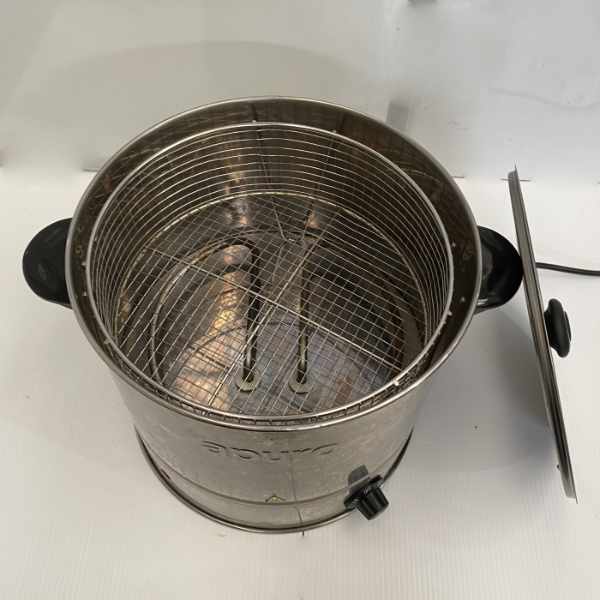 Food Steamer showing internal basket, lid